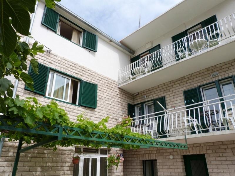 Apartments Villa Antony Drvenik  Exterior photo